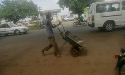 Photos: Large number of wheelbarrow pushers storm APC campaign rally in Gboko, Benue State