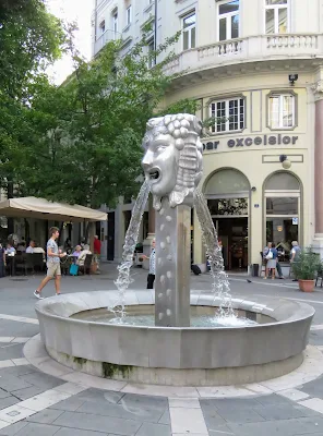 What to see in Trieste: fountain on Viale XX Settembre