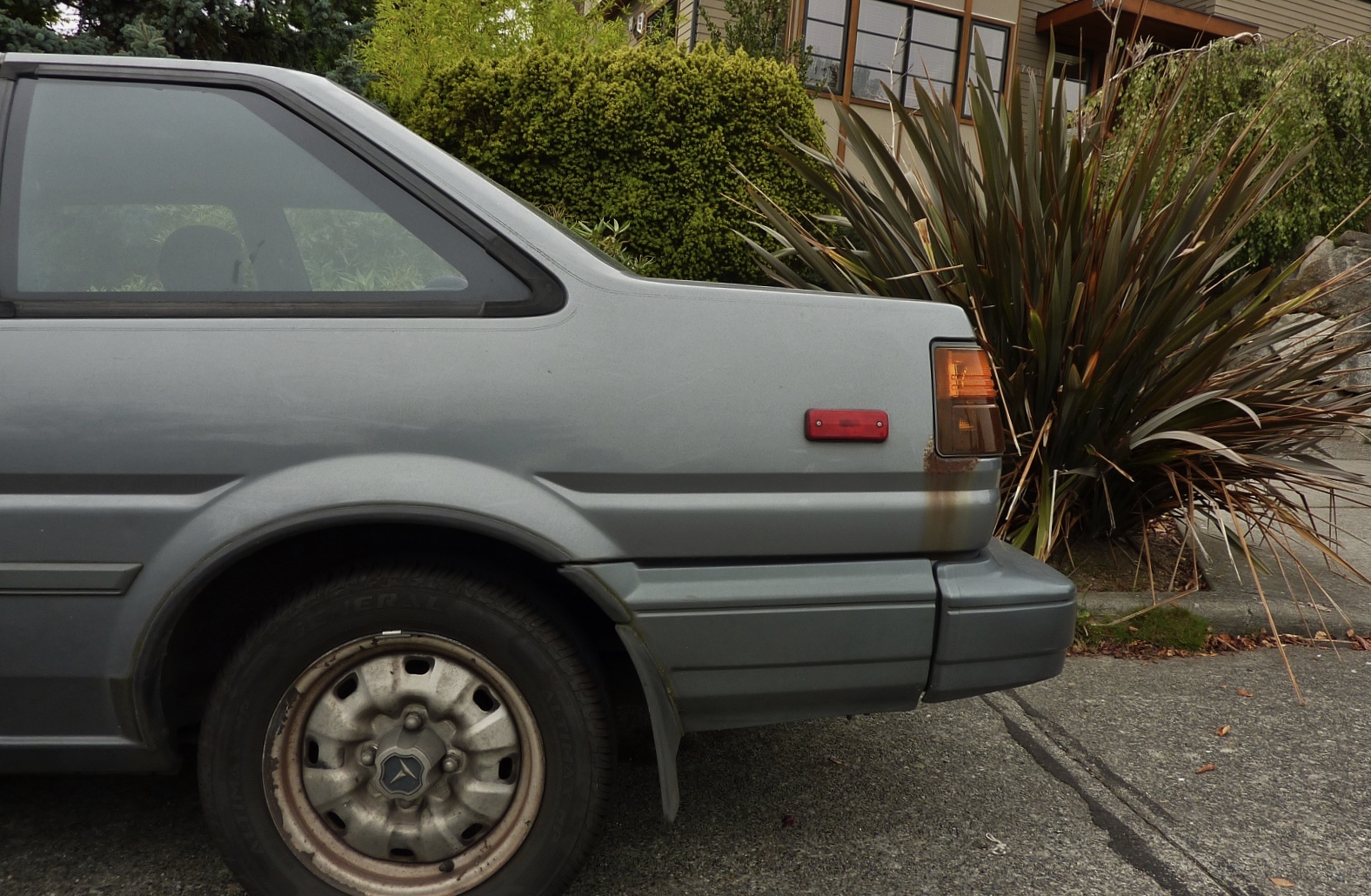 Seattle's Parked Cars: 1987 Toyota Corolla GT-S