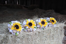 sunflower, burlap and lace wedding bouquets