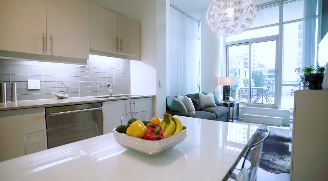 Tour 33 Bay St #211, Toronto, ON vs. 15 Interior Design Photos