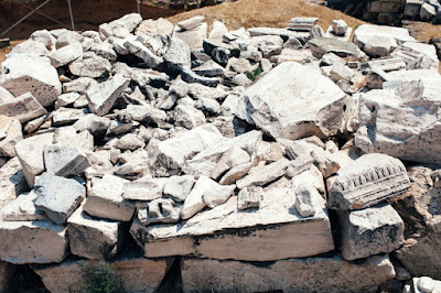 Μια ζεστή μέρα πήγαμε στο μουσείο της Ελευσίνας Μια ζεστή μέρα πήγαμε στο μουσείο της Ελευσίνας
