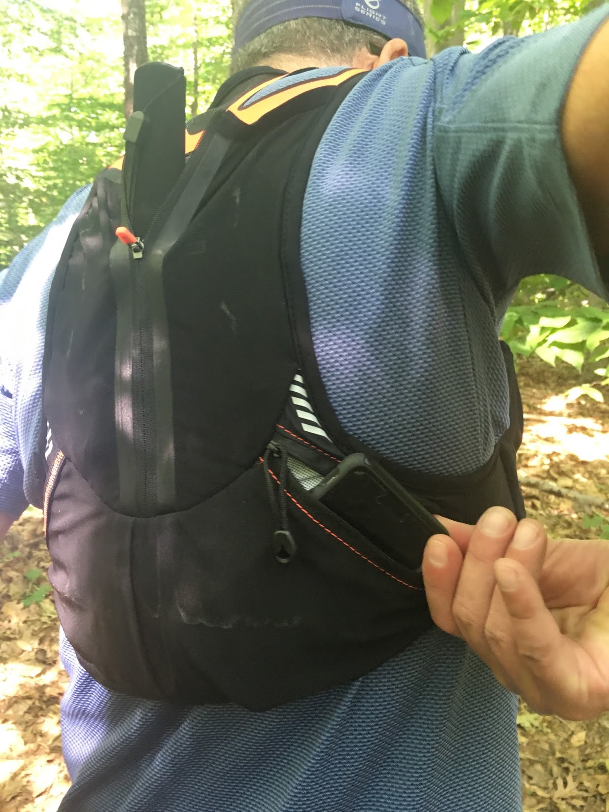 Road Trail Run: Review Nike Trail Kiger Vest-Snug as a Bug in a Rug High  Performance Hydration Vest