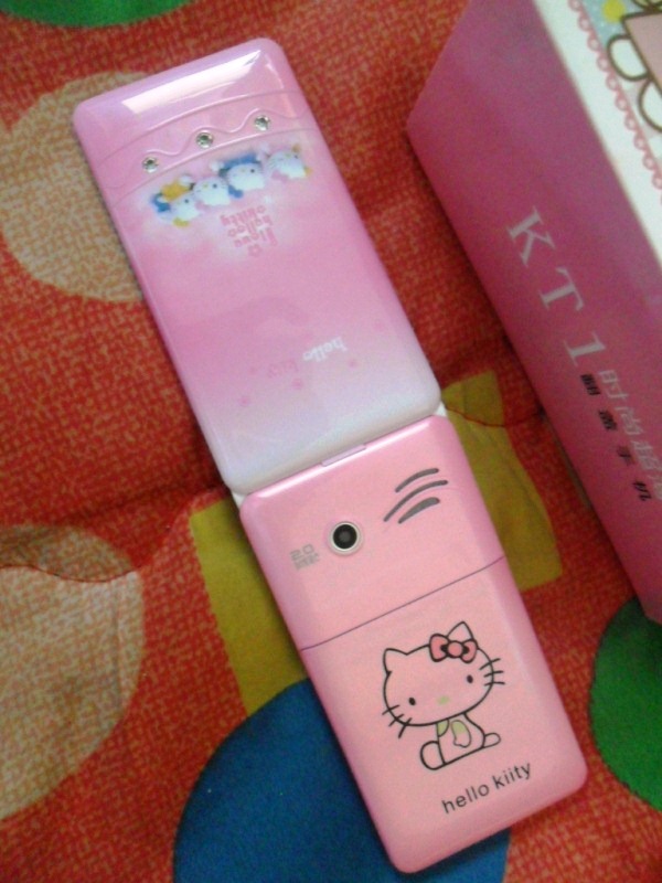 Cute Hello Kitty Flip Phone | mayfeille ♥ (｡ ‿ ｡) ♥