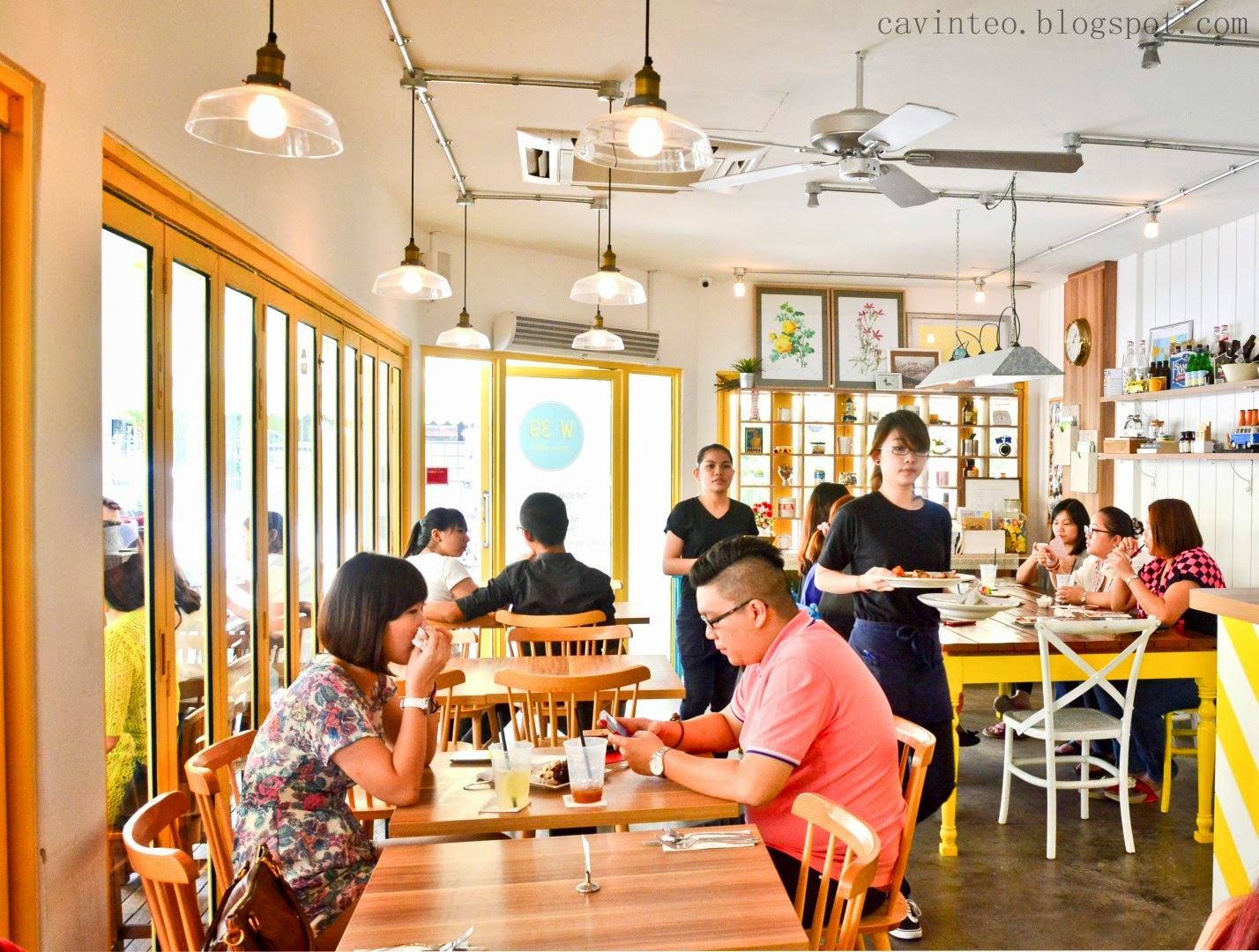 Entree Kibbles W 39 Casual Dining Bistro And Bakery 39 Jalan