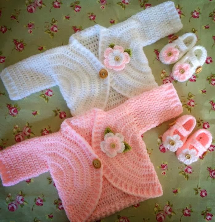 HOBİ DÜNYASI PEMBE VE BEYAZ BEBEK HIRKASI