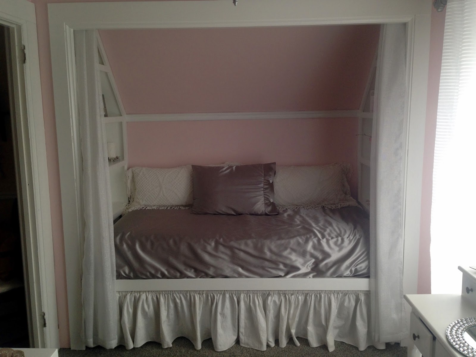 Amy's Creative Pursuits How to Make a Bed Skirt