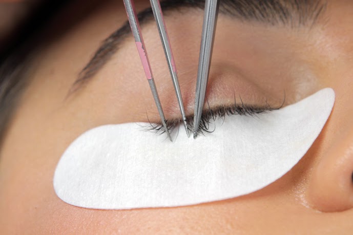 local eyelash extensions