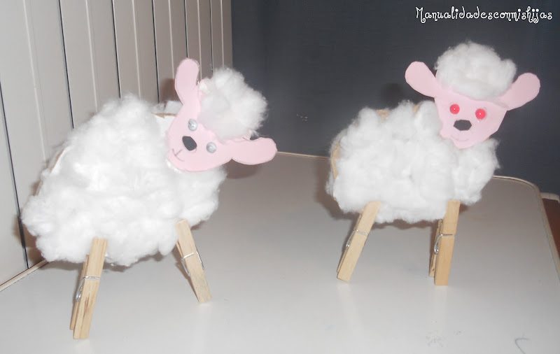 Manualidades con mis hijas: Ovejita con algodón y pinzas