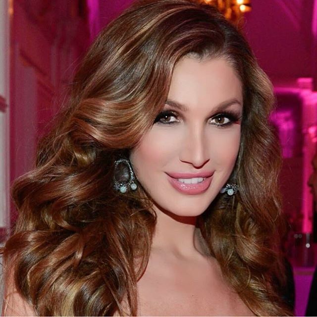 Kelly van der Veer Beautiful Transgender Kelly van der Veer Beautiful Transgender