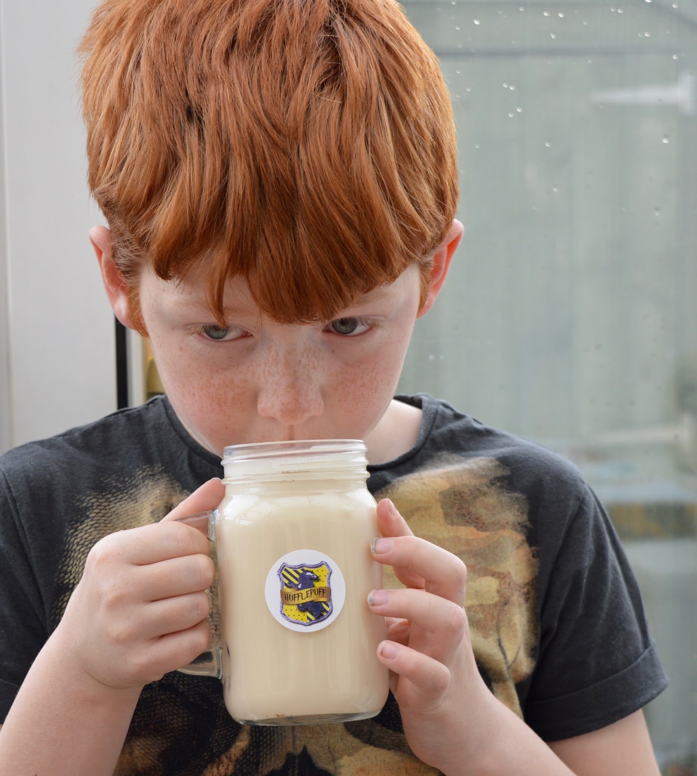How to make Butterbeer in your Slow Cooker - a recipe with Yazoo flavoured milk - kids drinking butterbeer