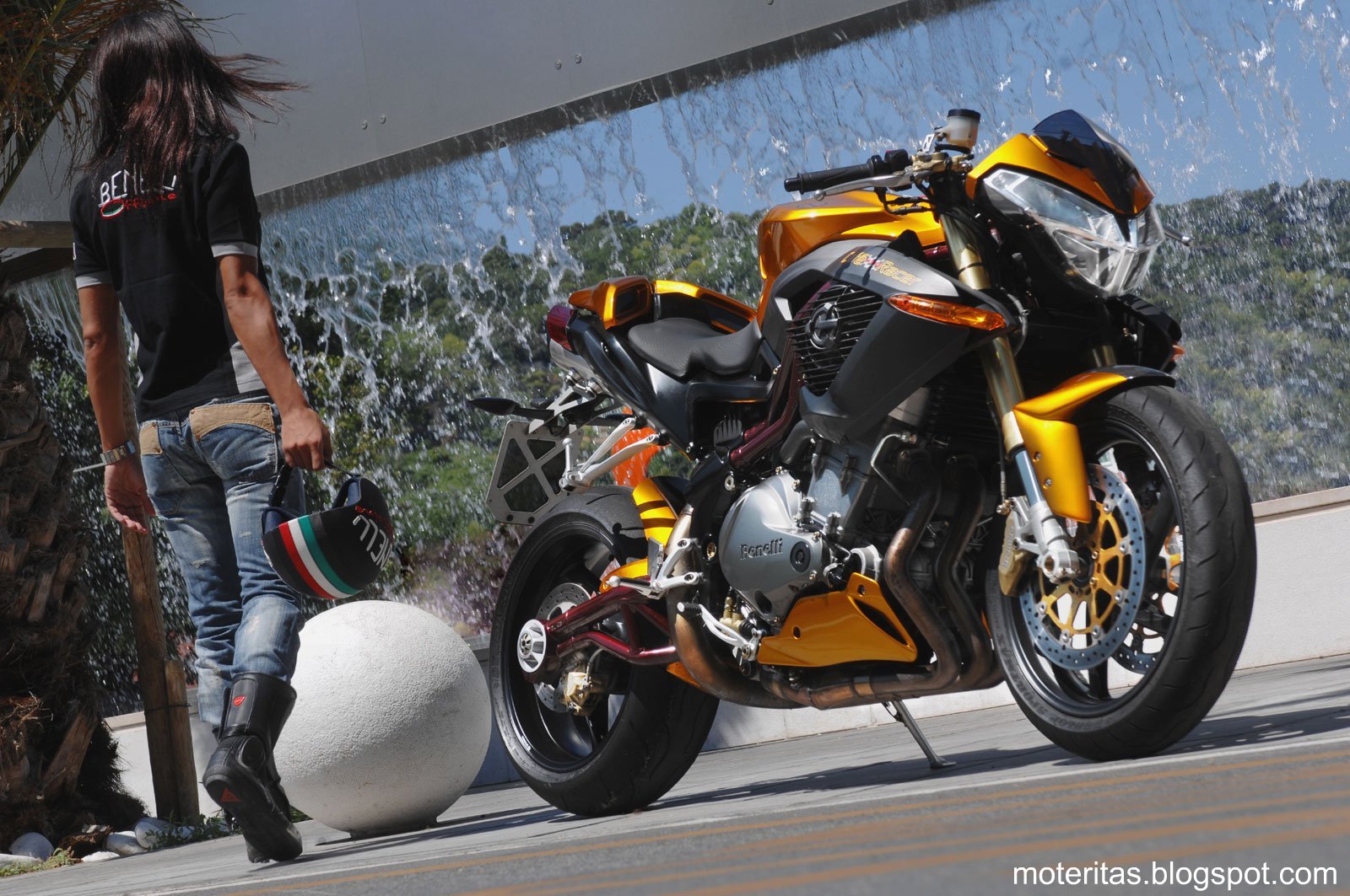 http://4.bp.blogspot.com/-TKLN4JR8bLo/Tmt4ISqB5JI/AAAAAAAAATk/4VswWI_rd7E/s1600/benelli-tnt-1130-motos-mujeres-deportivas-wallpaper%2B%255Bmoteritas.blogspot.com%255D.jpg