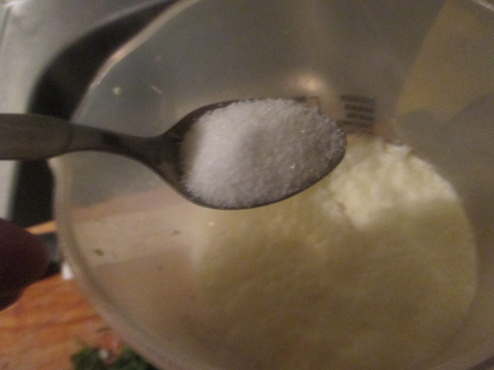 Kräuterbutter aus Sahne – selbst gerührt – glatzkoch.de