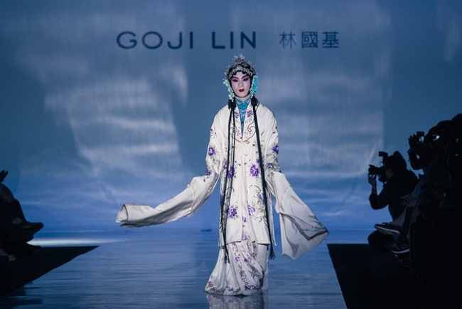 2016 TIS台北魅力展 Day 1:林國基 GOJI LIN 2016秋冬大秀開場表演 宣娜帶妳看秀去