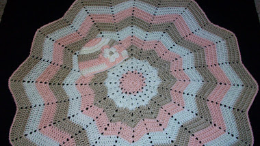 Round ripple baby afghan with hat