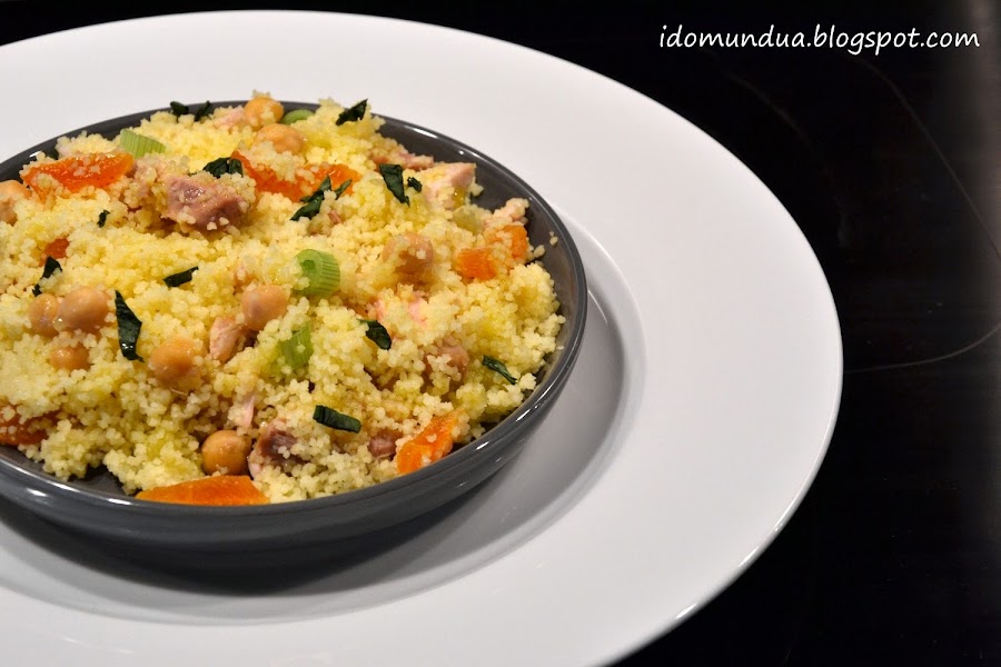 Ensalada de couscous con pollo y garbanzos