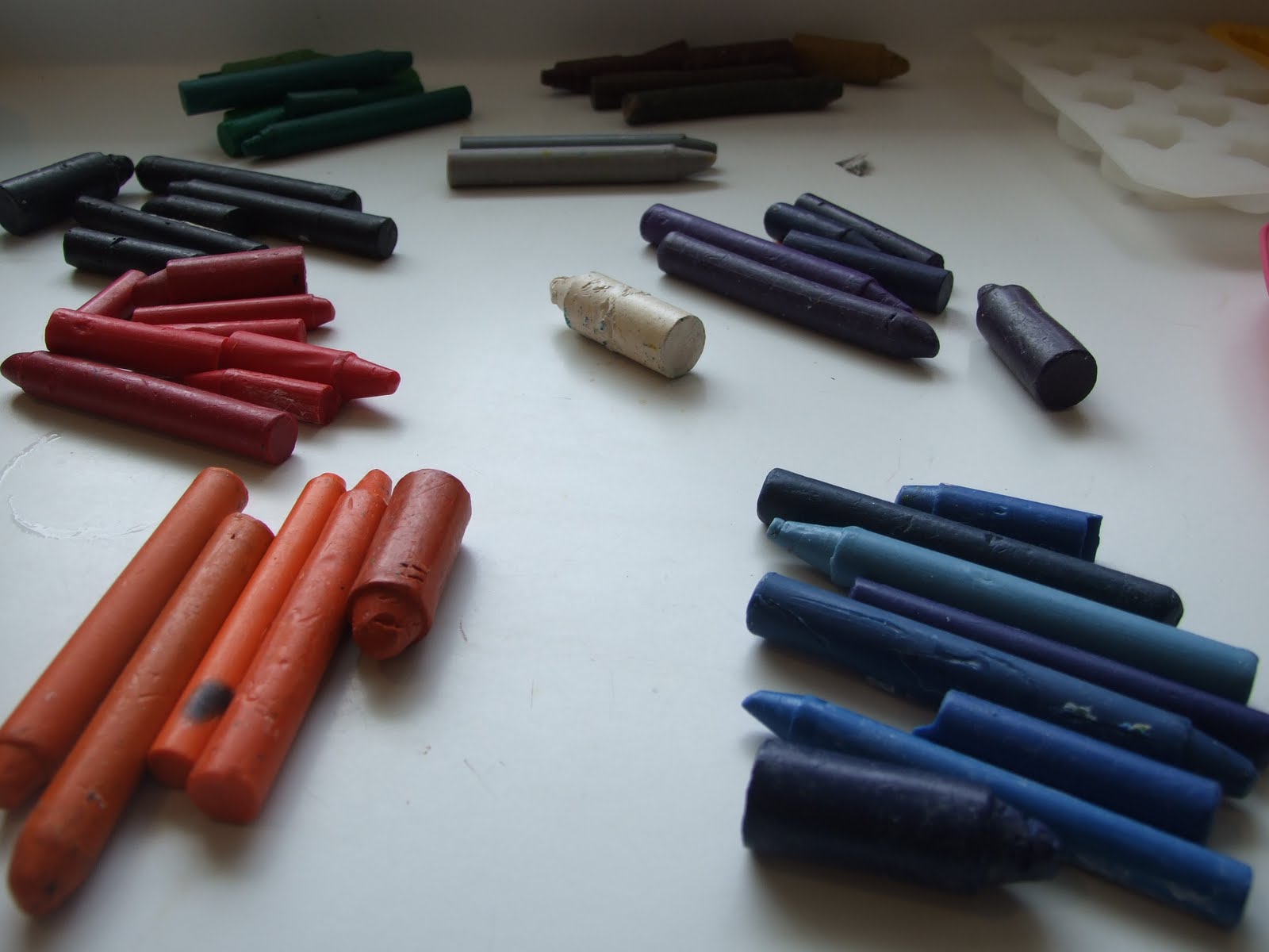 Pretty neat, eh? Remolding crayons...messy but fun!