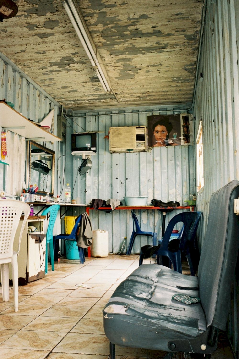Hair Salons in Shipping Containers: Thriving Micro-Enterprises in