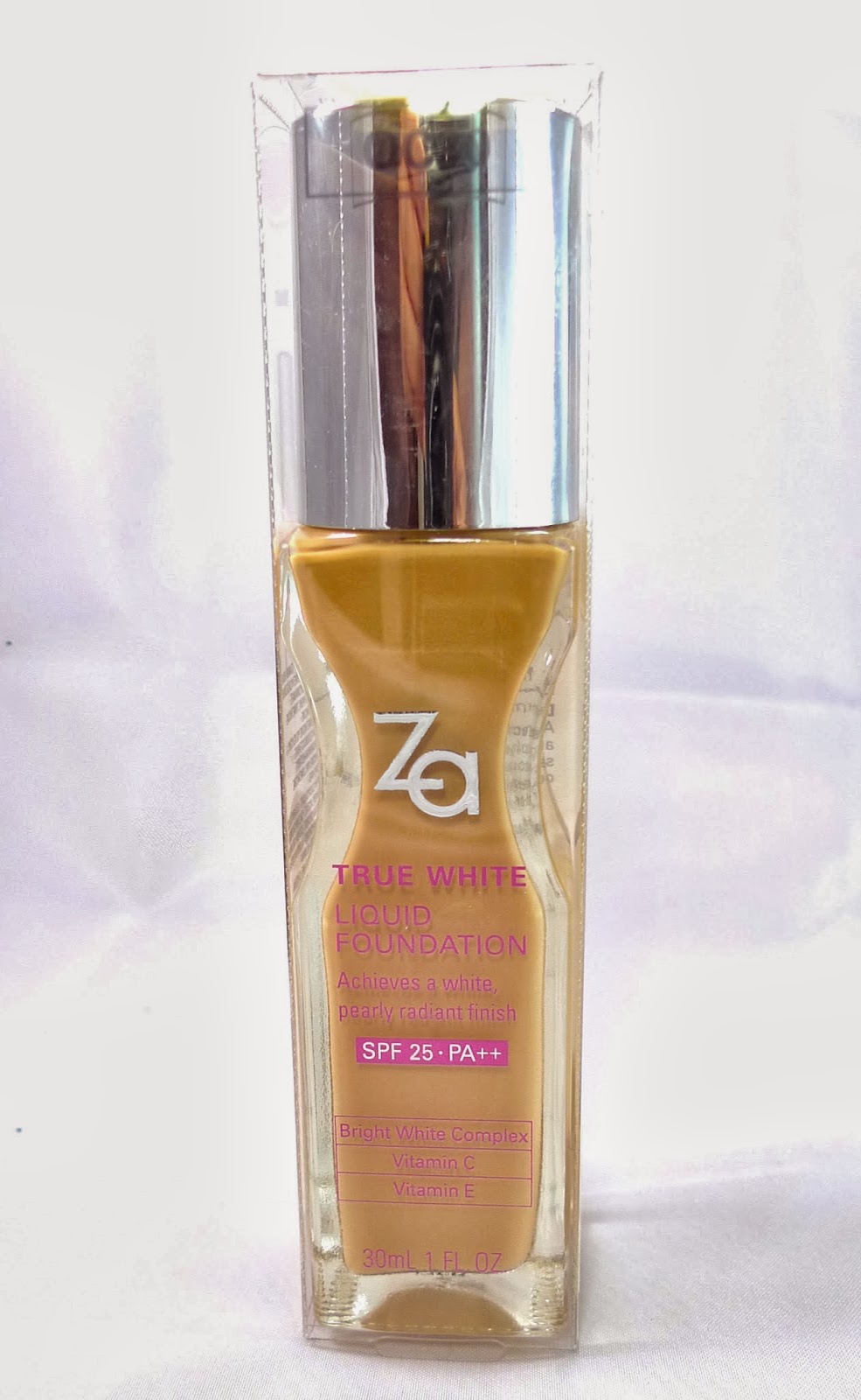 ZA Cosmetics True White Liquid Foundation in OC30 Review
