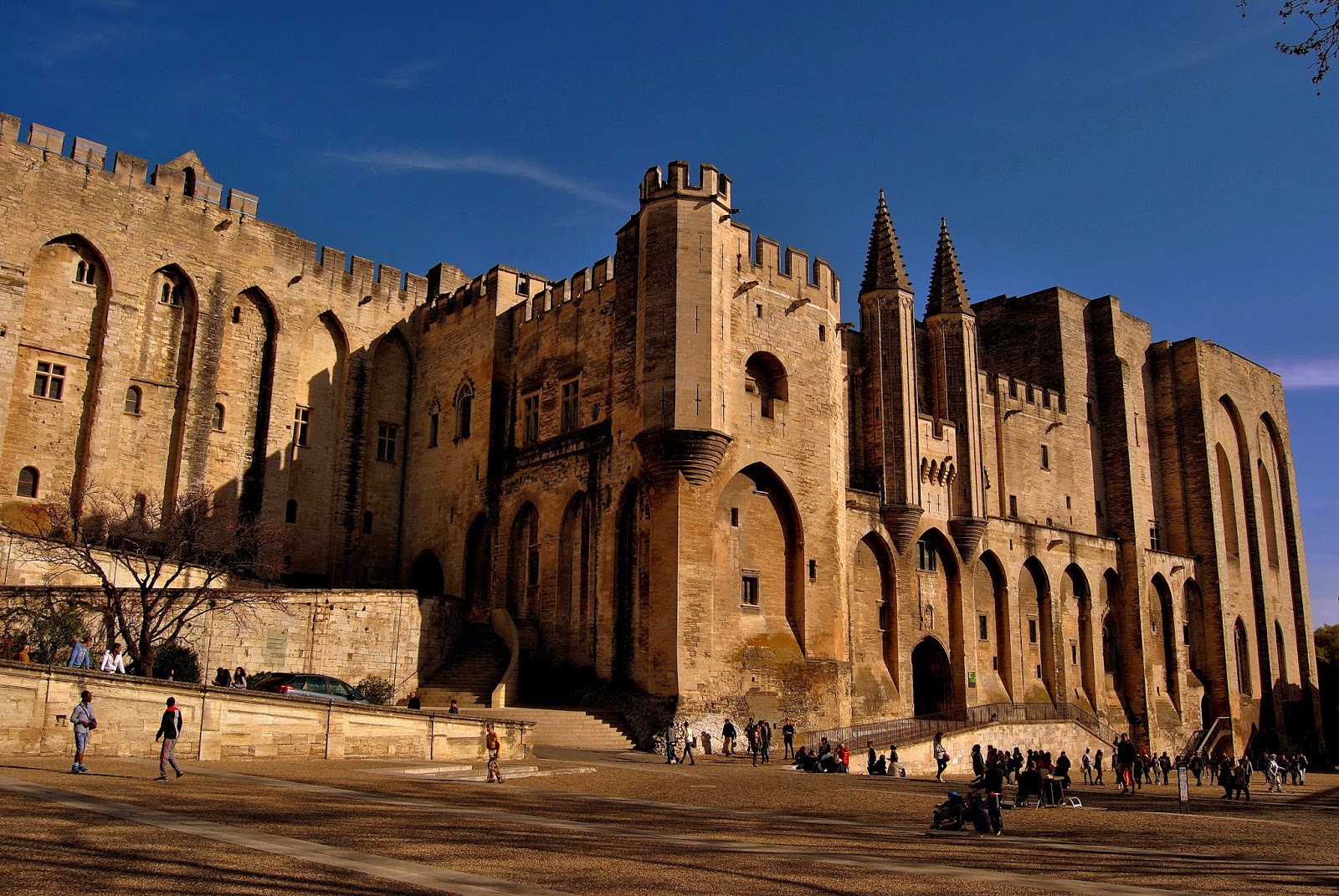 Il Palazzo Dei Papi Ad Avignone Il Palazzo dei Papi ad Avignone. Delizia ed orrore!