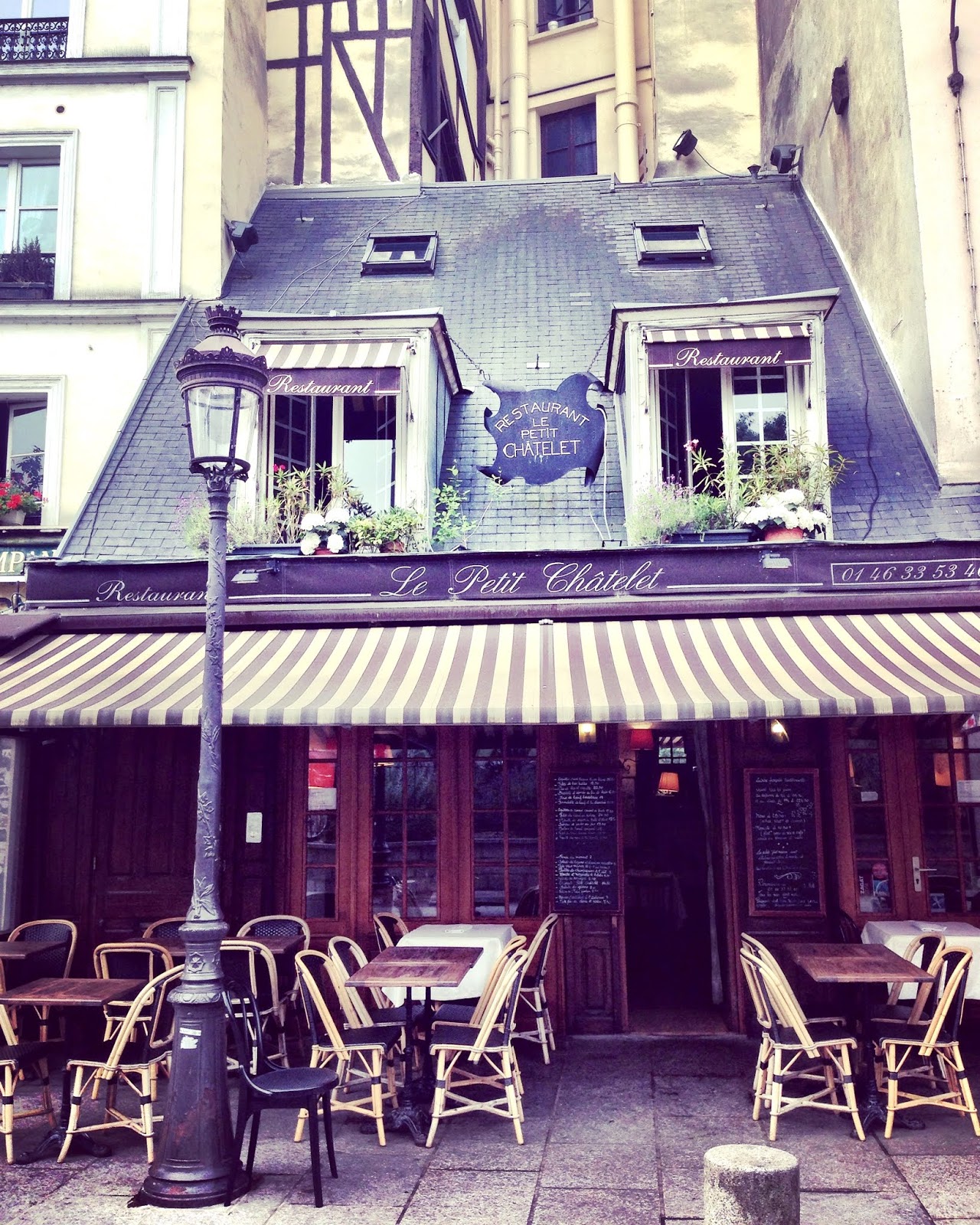 Focus On Paris: Early café
