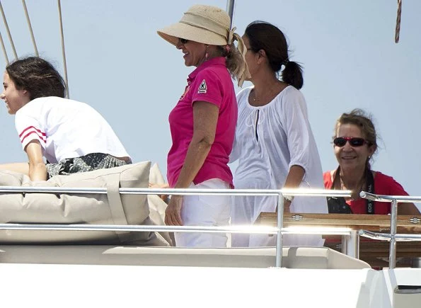 Queen Sofia, Infanta Elena and Victoria Federica de Marichalar on board of the Somni boat congratulates King Felipe