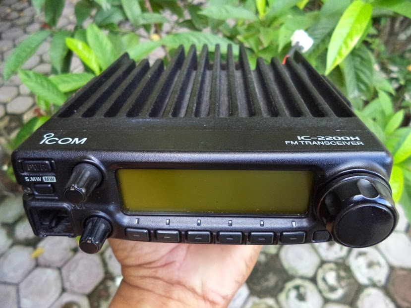 MEDAN RADIO IC2200 Black