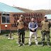 VISITA DE CARABINEROS DE CHILE RETEN DE PAMPA GUANACO SALUDAN AL ALCALDE MARCOS MARTIC