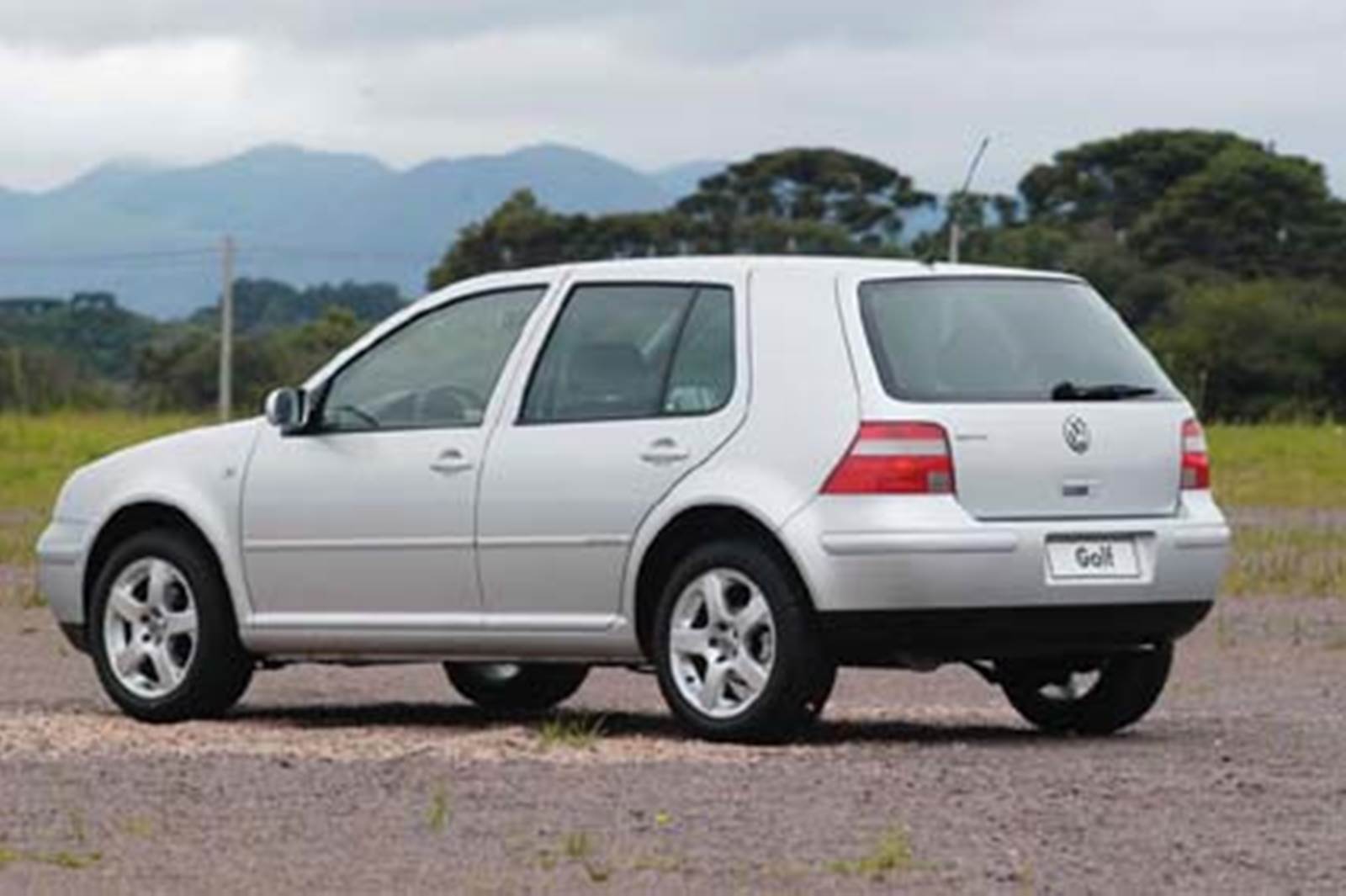 VW Golf Generation 2003 Esportividade e Sofisticação VW Golf Generation 2003 Esportividade e Sofisticação