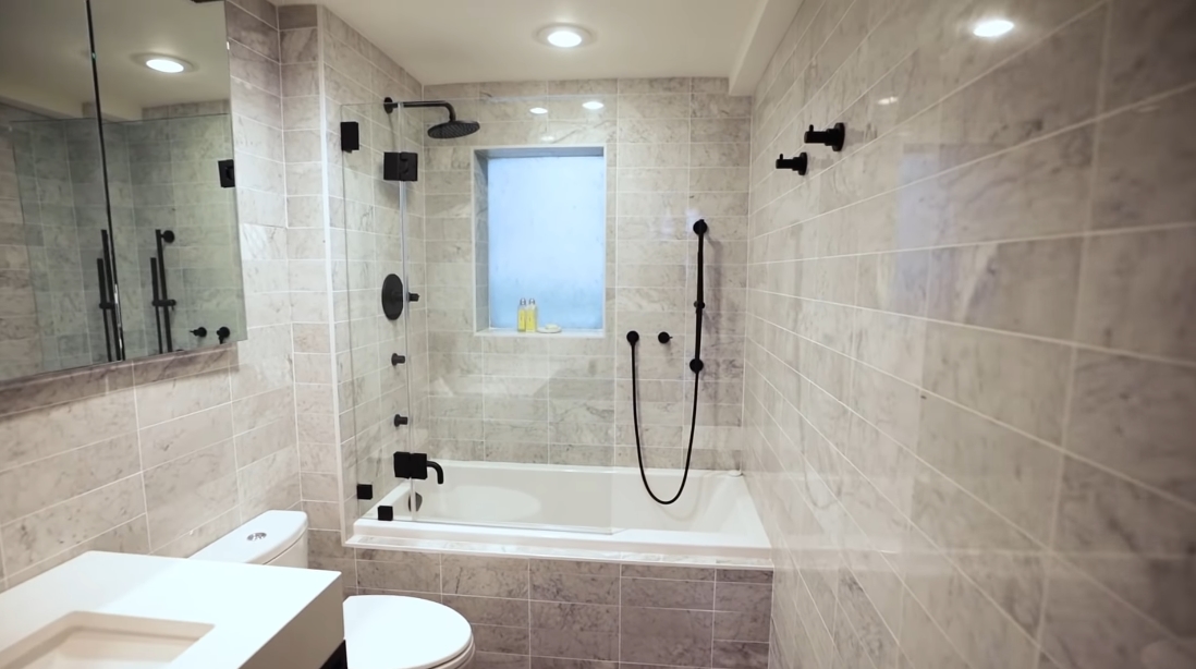 22 Interior Design Photos vs 215 E 22nd St #N, New York Luxury Penthouse Tour