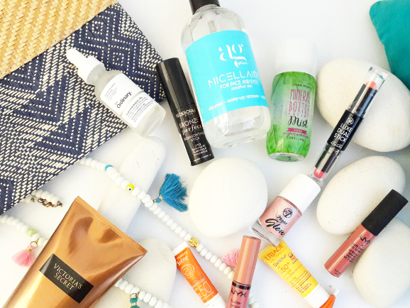 What's in my travel bag - skincare & makeup