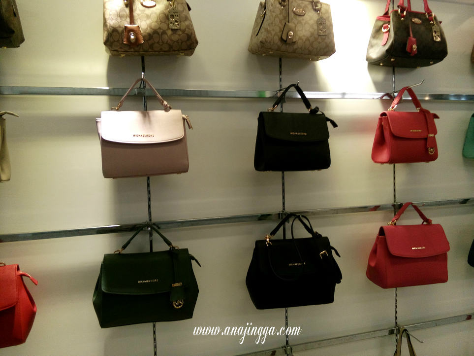 Seharian di Kenanga Wholesale City