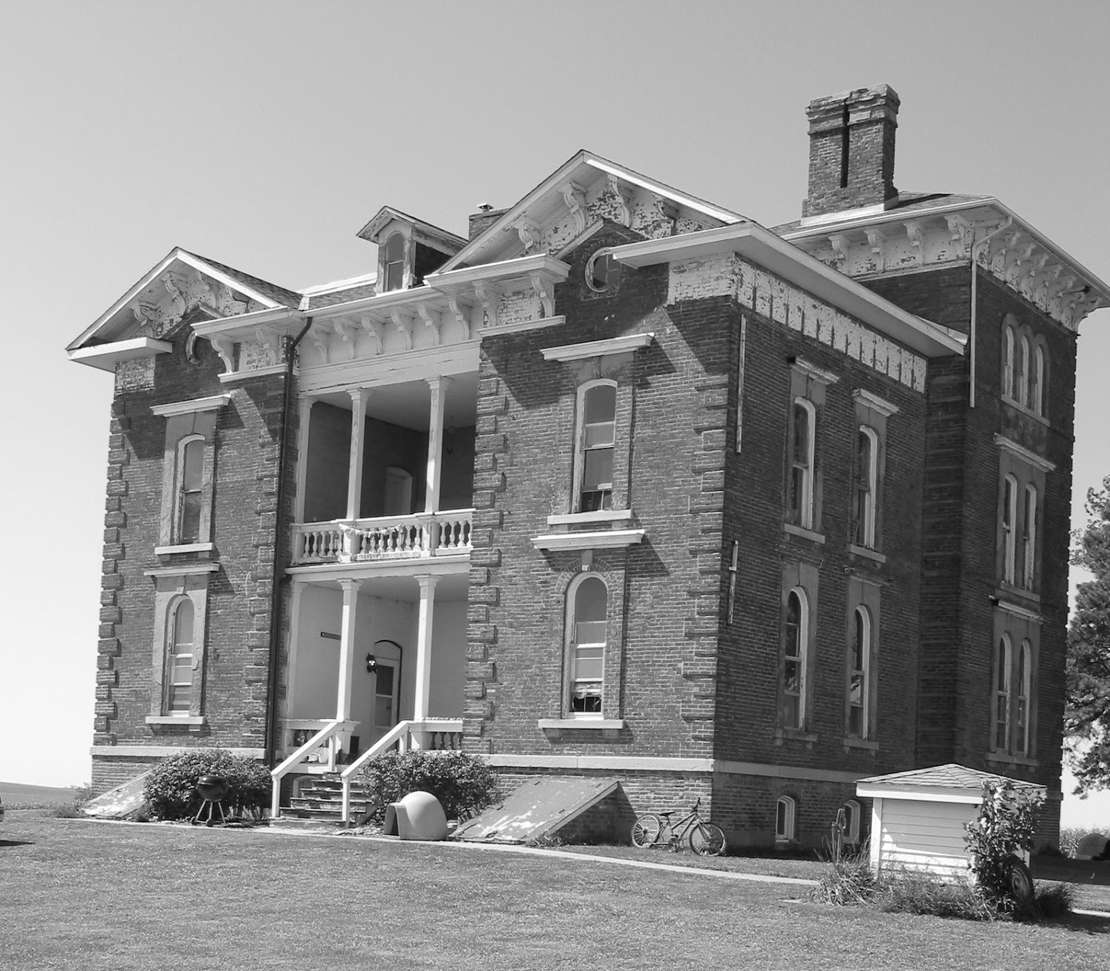 The Picturesque Style Italianate Architecture The William Duncan House, Towanda, IL