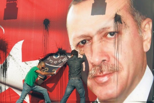 Δεν εμπιστεύονται την κυβέρνηση και τους θεσμούς οι Τούρκοι