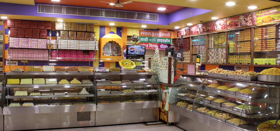 Jaipur Famous Sweets and Fast Food Places - StarkAK