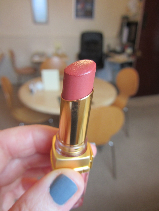 This week I have mostly been loving.... New lipstick! Estee Lauder