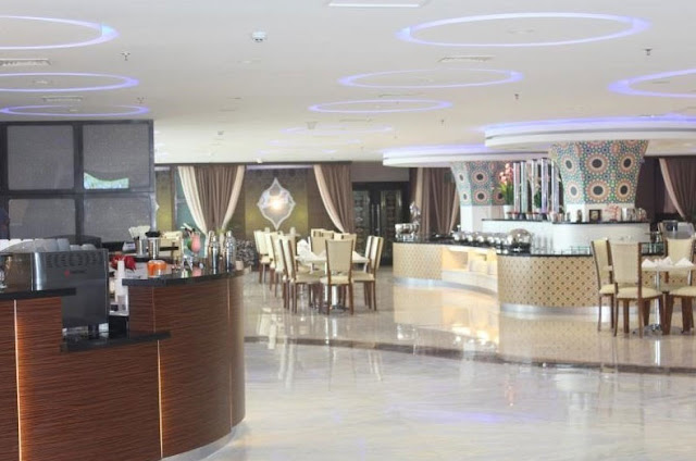 6 Daftar Hotel dan Penginapan Syariah di Banjarbaru dengan Tarif Murah Bepergian selalu erat kaitannya dengan tempat persinggahan. Begitupula jika bepergian ke Kota Banjarbaru. Bagi yang menginginkan nuansa Islami, nyaman dan murah, hotel-hotel dan penginapan ini bisa menjadi pilihan.