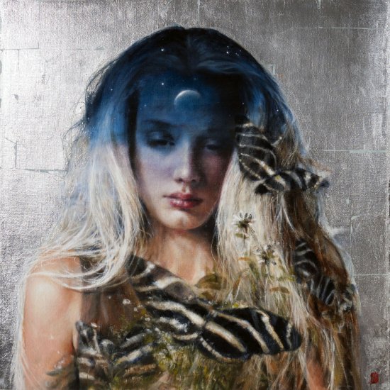 As surreais e oníricas pinturas prateadas com belas mulheres de June Stratton June Stratton arte pinturas tradicionais prateadas mulheres oníricas surreais sonhos emoção hiper-realista