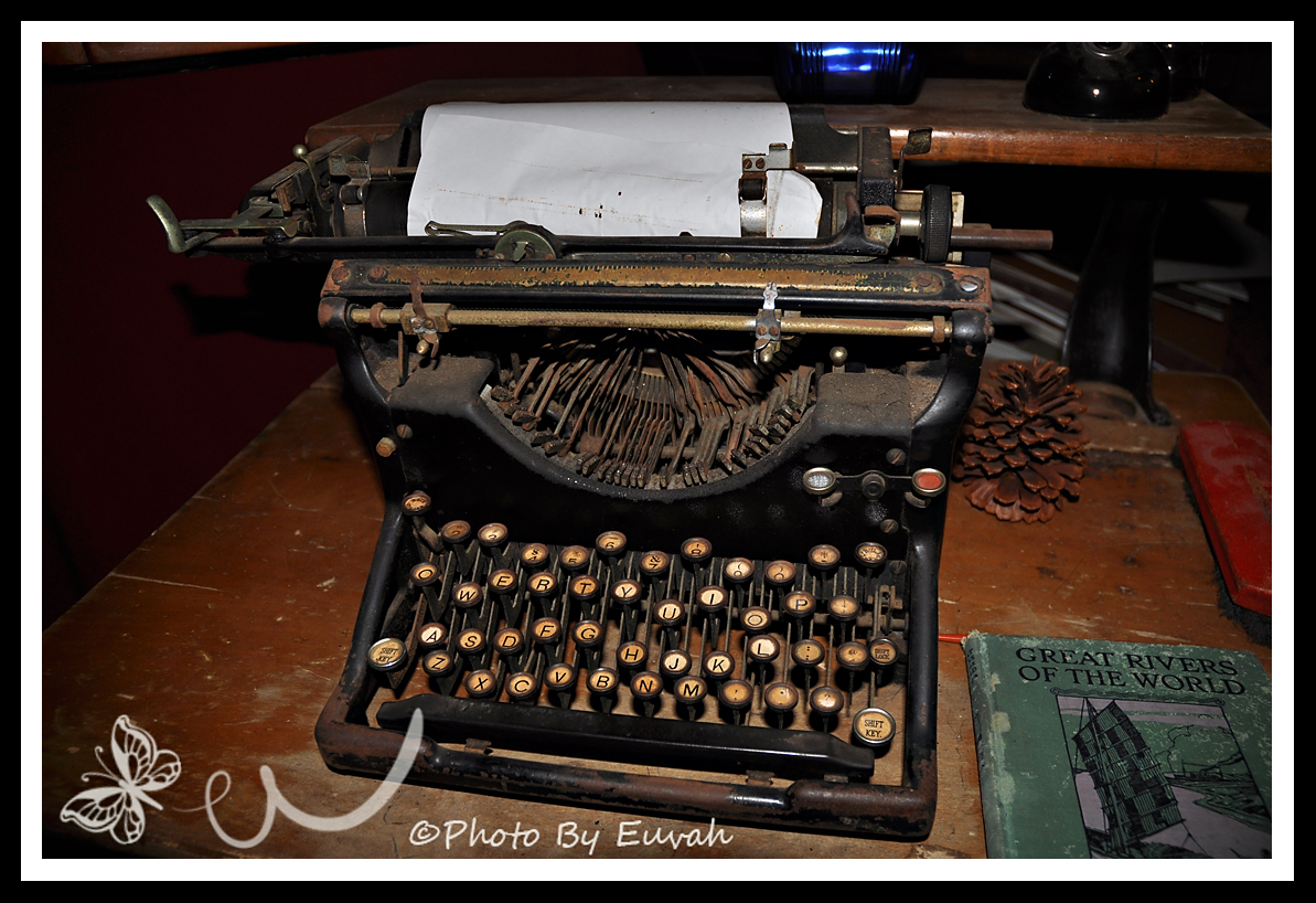 JustaClickin' Old Things