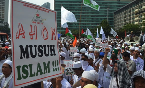 Terbukti Hina Al-Quran, MUI Laporkan Ahok ke Polisi Terbukti Hina Al-Quran, MUI Laporkan Ahok ke Polisi