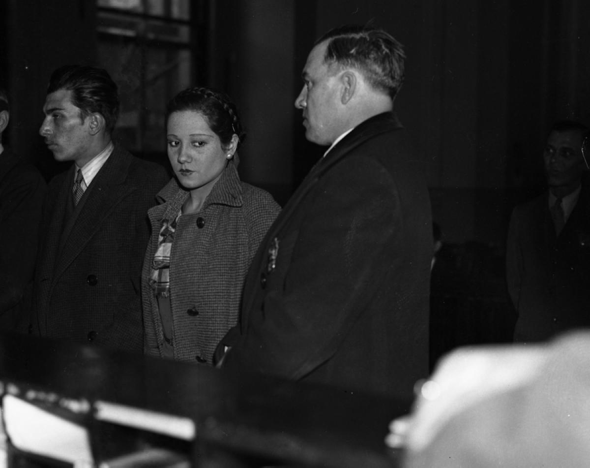 23 Incredible Photographs Of The Mob Molls Of New York s Mafia Past 23-incredible-photographs-of-the-mob-molls-of-new-york-s-mafia-past