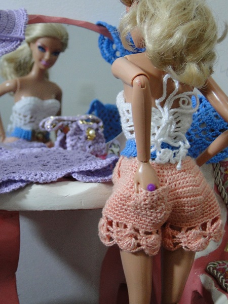 miniaturabarbieartesanatoemaispecuniamilliomcroche: Roupas de Crochê Para  Barbie Com Gráfico - Por Pecunia MillioM