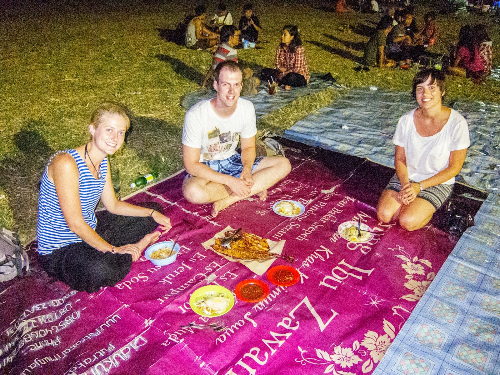 tourists having dinner at karimunjawa square