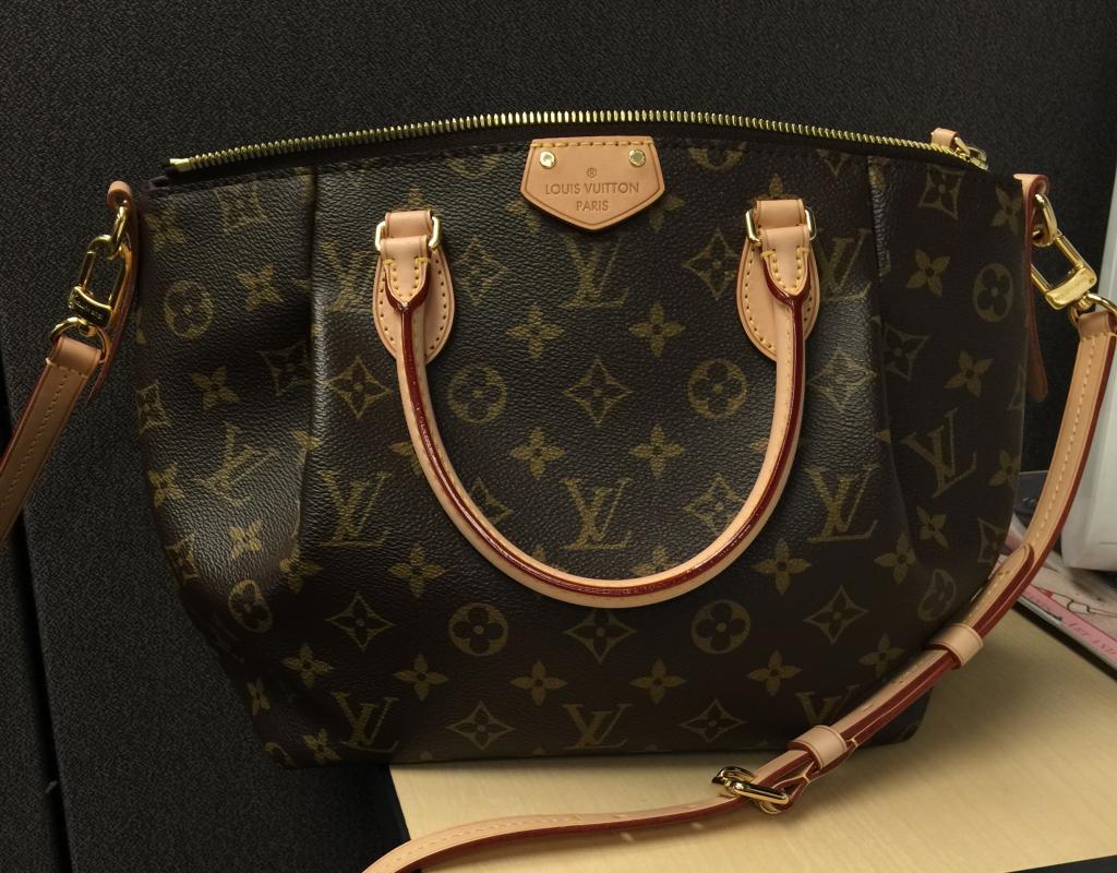 I BOUGHT A FAKE LOUIS VUITTON, UNBOXING