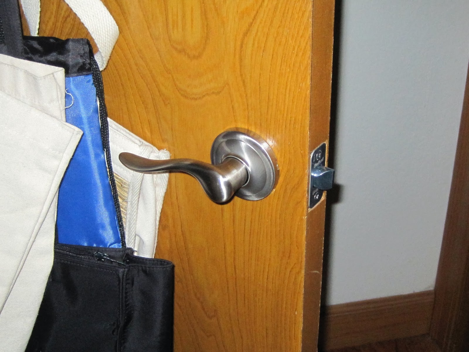 House Remodelling: Coat Closet Door Handle