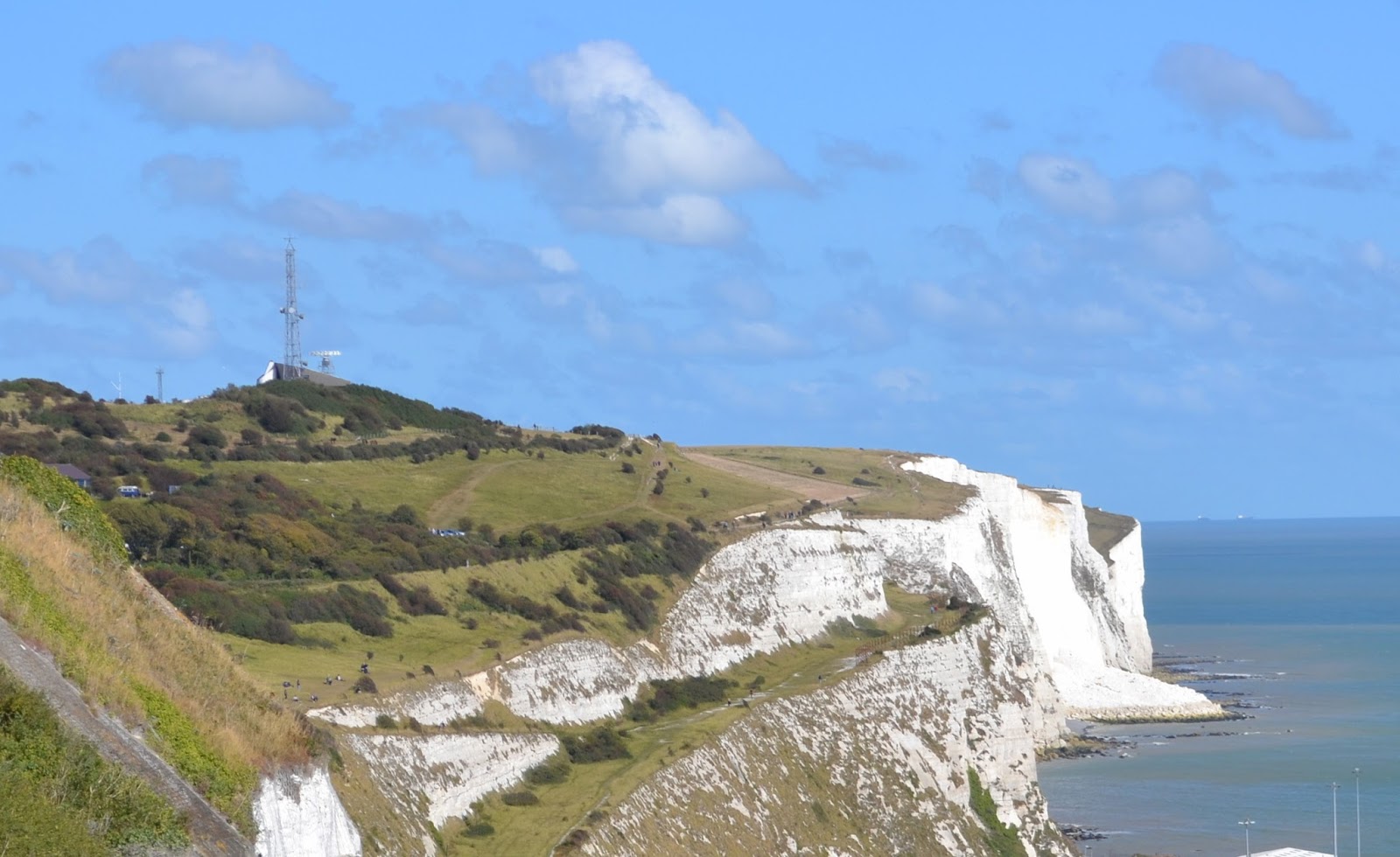 Eve-'n-Song in London: They'll be bluebirds over the White Cliffs of