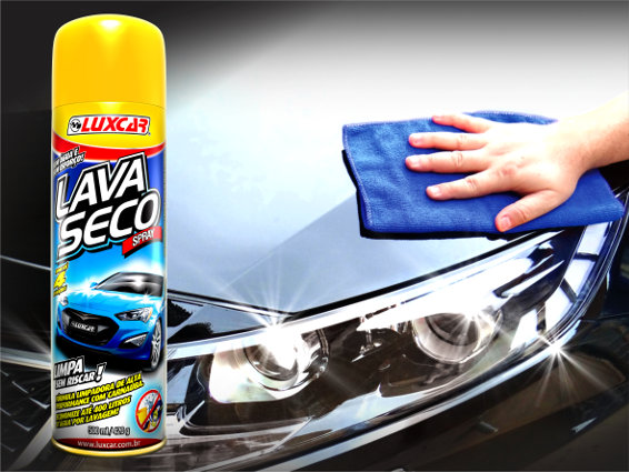 Que tal fazer a limpeza do carro com o Lava Seco Spray?