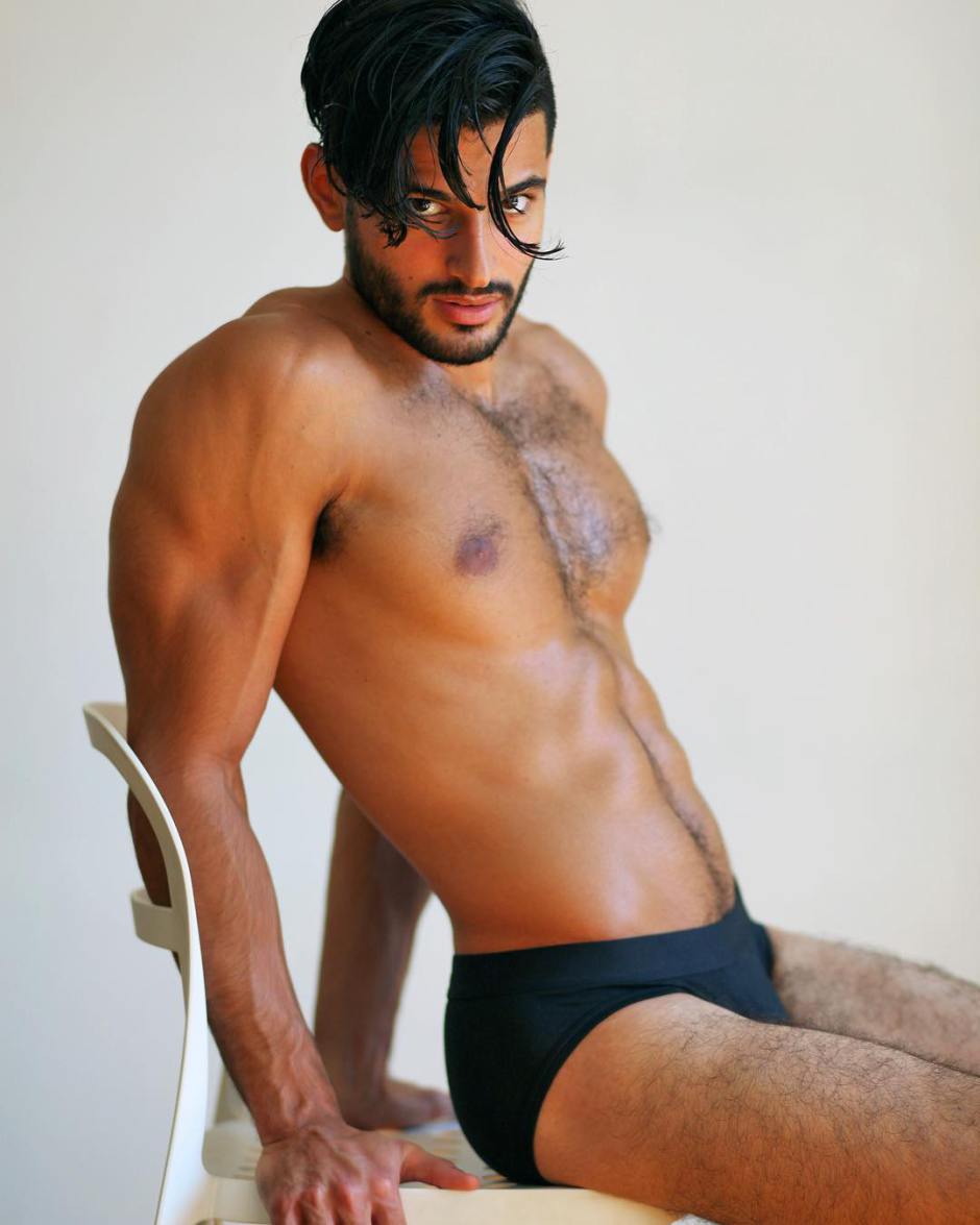 Big Bulge in Brief Samy by Stefan Mreczko