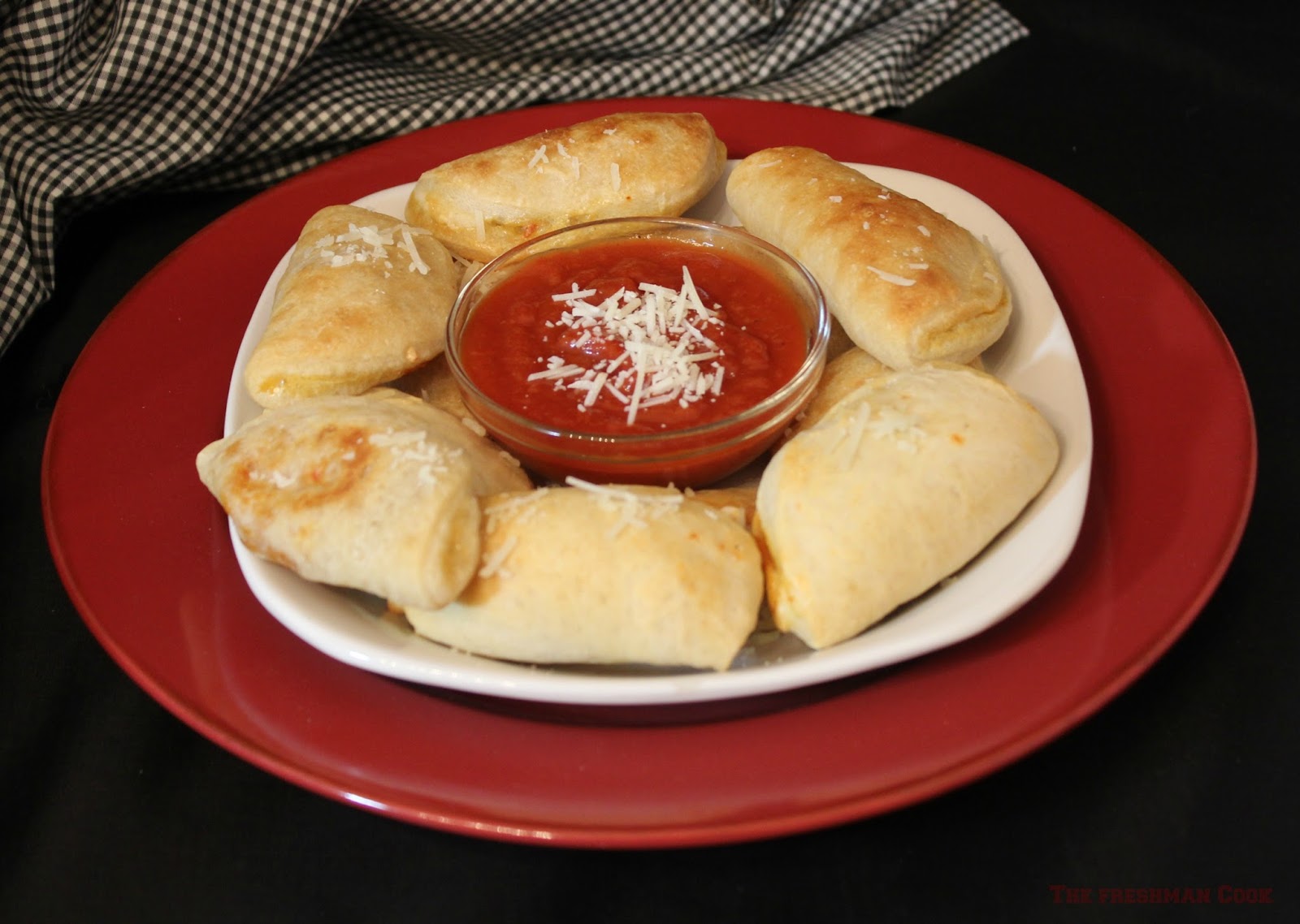 The Freshman Cook Mini Pizza Pockets / SundaySupper