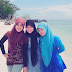 Jalan-Jalan Ke Pulau Samalona Bersama Wahyuni K Putri - Hijaber Cantik yang Suka Travelling